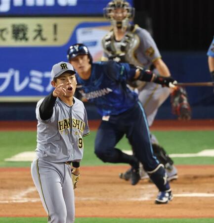 ８回、松尾を遊直にしとめる神宮（撮影・金田祐二）