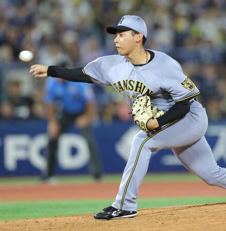 ８回に登板し力投する神宮（撮影・西岡正）
