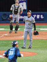 ２回、宮下に勝ち越し２ランを浴びる高橋（撮影・金田祐二）