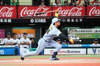 １回、中前打を放つ岡城