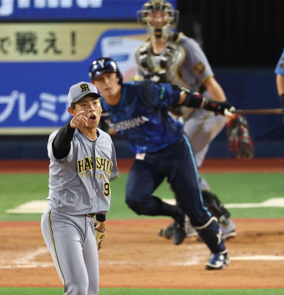 ８回、松尾を遊直にしとめる神宮（撮影・金田祐二）