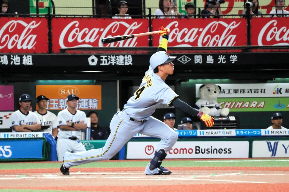 １回、中前打を放つ岡城