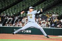 １回を無失点に封じた湯浅（撮影・間宮涼）