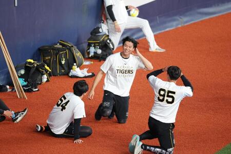 １軍に合流した湯浅（撮影・立川洋一郎）