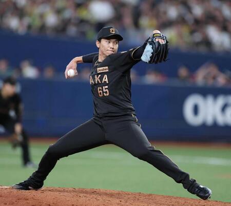 　８回、力投する湯浅（撮影・山口登）