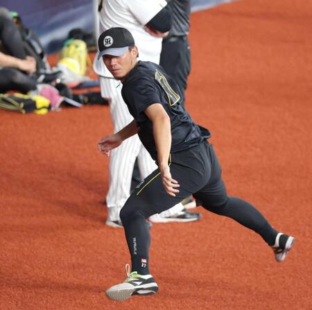 　トレーニングをする伊藤将（撮影・立川洋一郎）