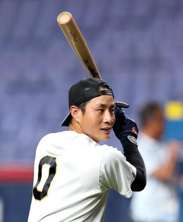 １軍に合流し、早出で打撃練習する木浪（撮影・山口登）