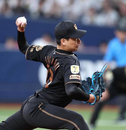 ９回、力投する岩崎（撮影・山口登）