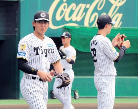 　ファームに合流した立石（撮影・滋野航太）