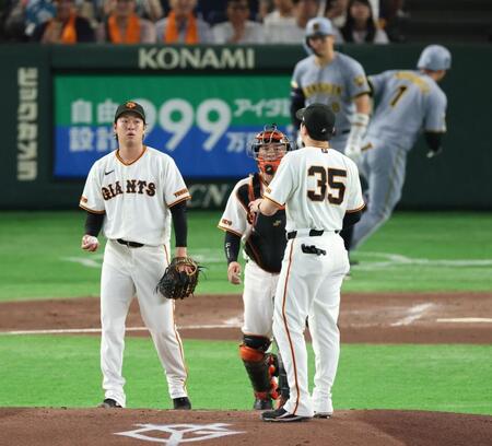 ３回、森下にソロを浴び厳しい表情の山崎（撮影・金田祐二）