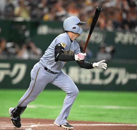 ６回、元山が中越えに２点適時三塁打を放つ（撮影・堀内翔）