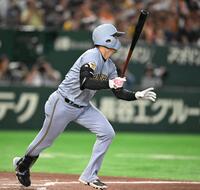 ６回、元山が中越えに２点適時三塁打を放つ（撮影・堀内翔）