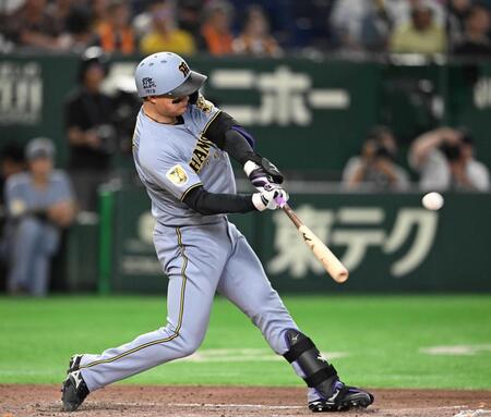 　７回、中越えに、この試合２本目の本塁打を放つ（撮影・堀内翔）