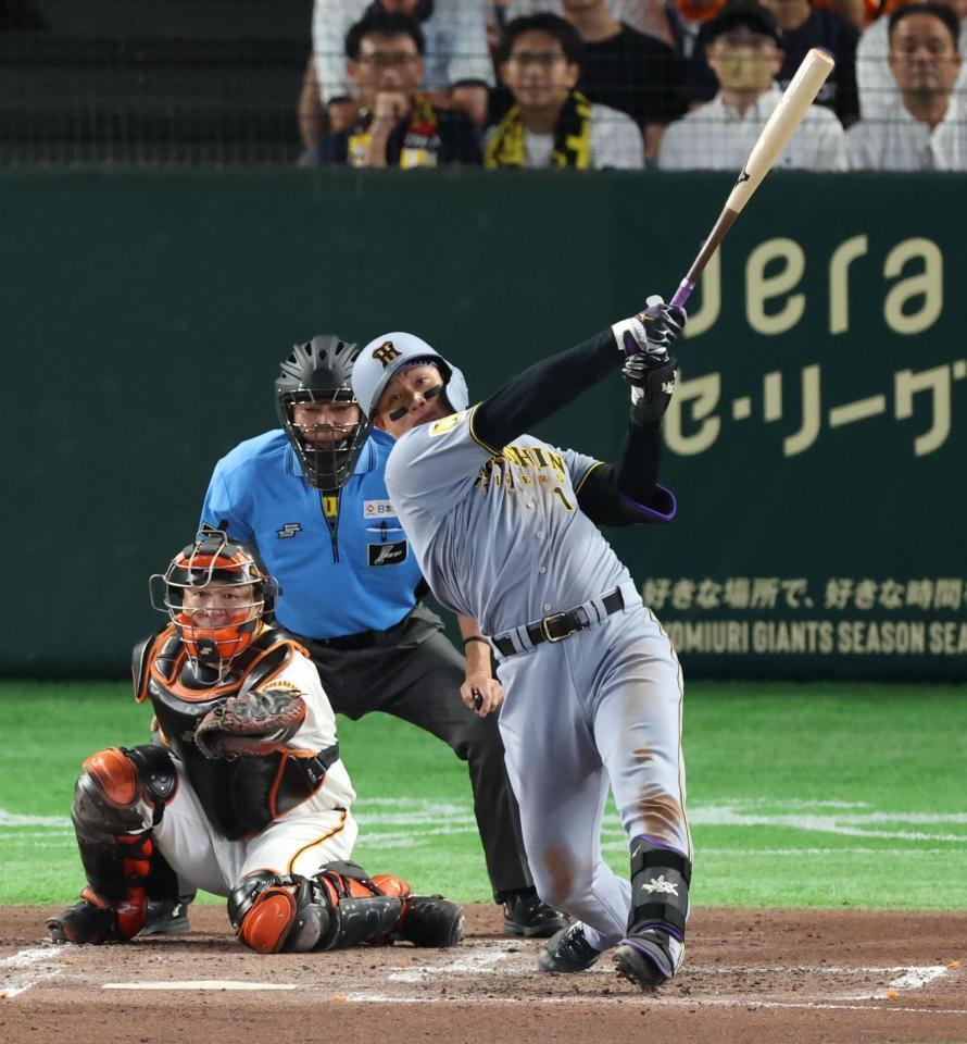 ３回、中越えソロを放つ森下（撮影・金田祐二）