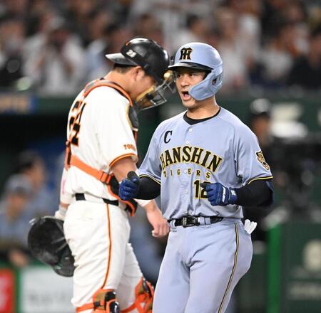 ６回、逆転の２ランを放った坂本（撮影・堀内翔）