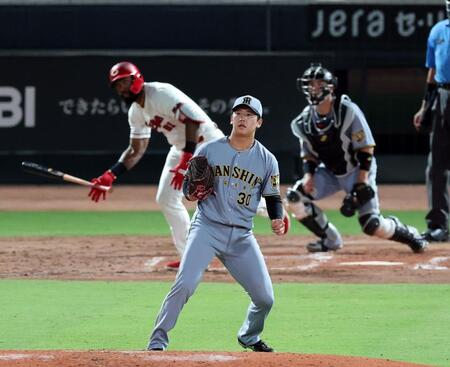 ５回、門別はファビアンに適時三塁打を許す（撮影・山口登）