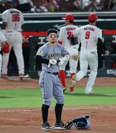 ６回、佐藤輝は二塁ゴロに倒れる（撮影・山口登）
