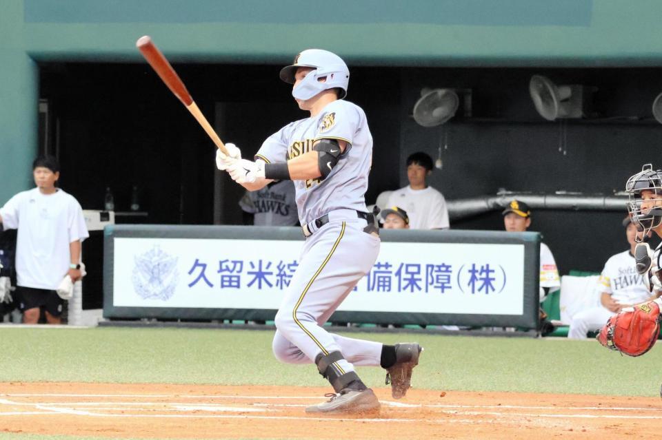 初回、左前打を放つディベイニー