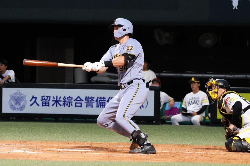 ４回、左前打を放つディベイニー