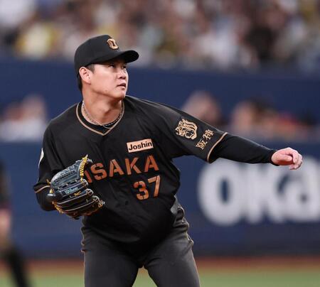 ７回、ヤクルト打線を三者凡退に抑える及川（撮影・田中太一）