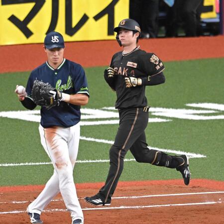 　３回、二ゴロに倒れる中野。この後ベンチに下がった