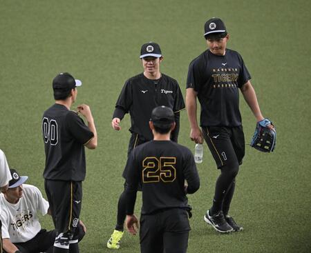 練習に参加する中野（中央）＝撮影・飯室逸平