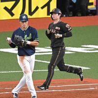 　３回、二ゴロに倒れる中野。この後ベンチに下がった