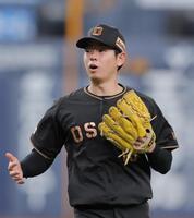 ２回、増田を三ゴロに仕留めた下村（撮影・西田忠信）