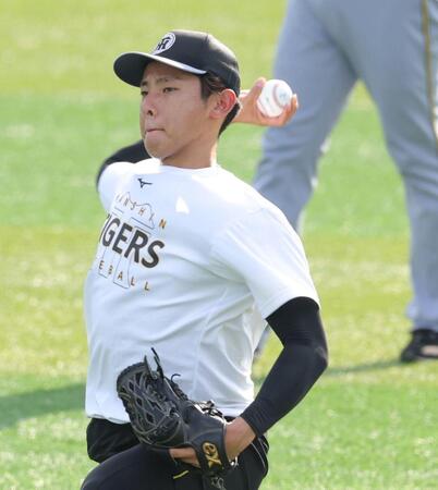 キャッチボールで調整する神宮（撮影・西岡正）