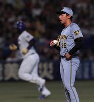 ６回、サノーに２ランを浴びた神宮（撮影・西田忠信）
