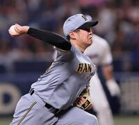 先発し、投げ込む西勇（撮影・田中太一）