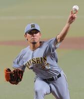 力投する先発の伊藤将（撮影・西田忠信）