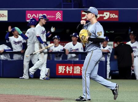 ３回、中日サノーに適時打を許した下村（撮影・田中太一）