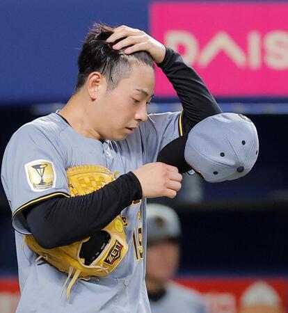 ３回、サノーに勝ち越し打を許した下村（撮影・西田忠信）