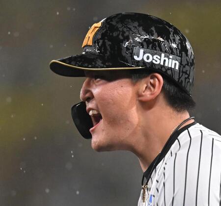 ４回、適時内野安打を放ち雄たけびを上げる元山（撮影・飯室逸平）
