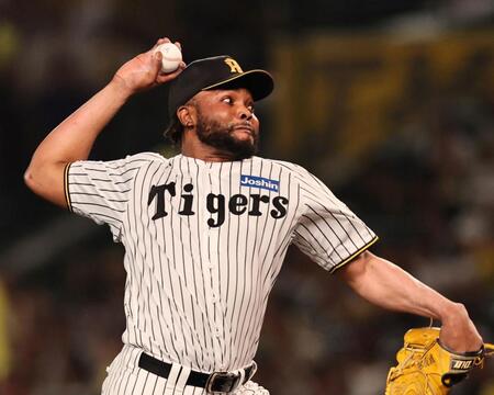 ７回、巨人打線を無失点に抑えるドリス（撮影・田中太一）