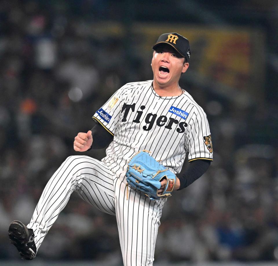 　５回、ピンチをしのぎ、吠える村上（撮影・飯室逸平）