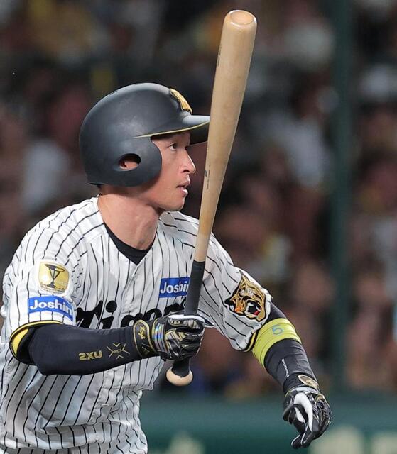 阪神 先制時に珍しいシーン 近本の中前の打球で一塁走者・才木が二塁