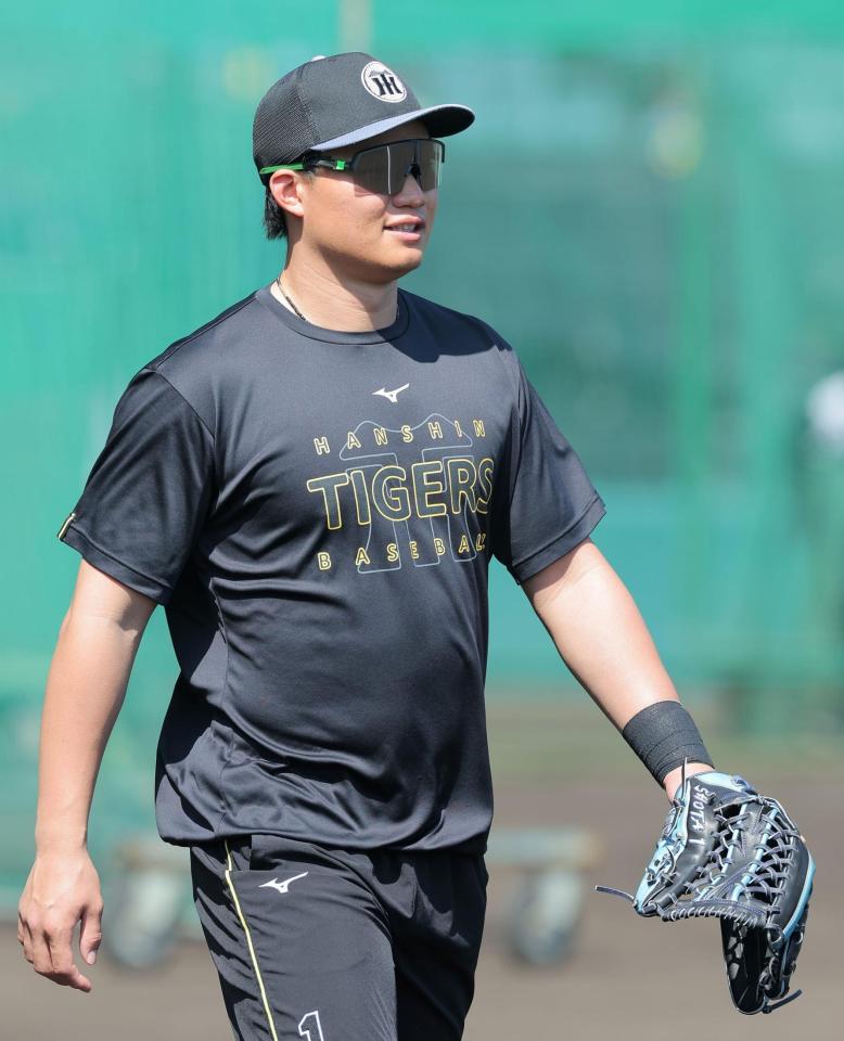 練習に向かう森下（撮影・西田忠信）