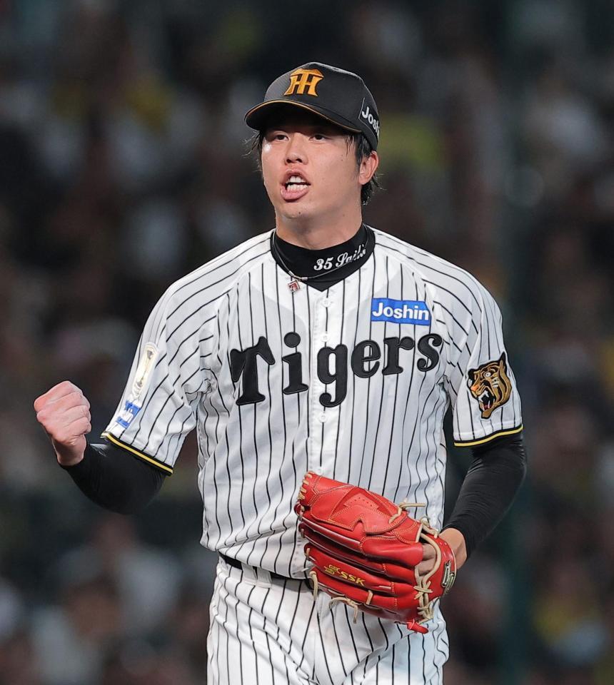 ４回を無失点に抑え、拳を握る才木（撮影・西田忠信）