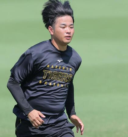 ダッシュを繰り返す高橋（撮影・西田忠信）
