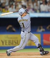 ９回、右に二塁打を放つ森下（撮影・吉澤敬太）
