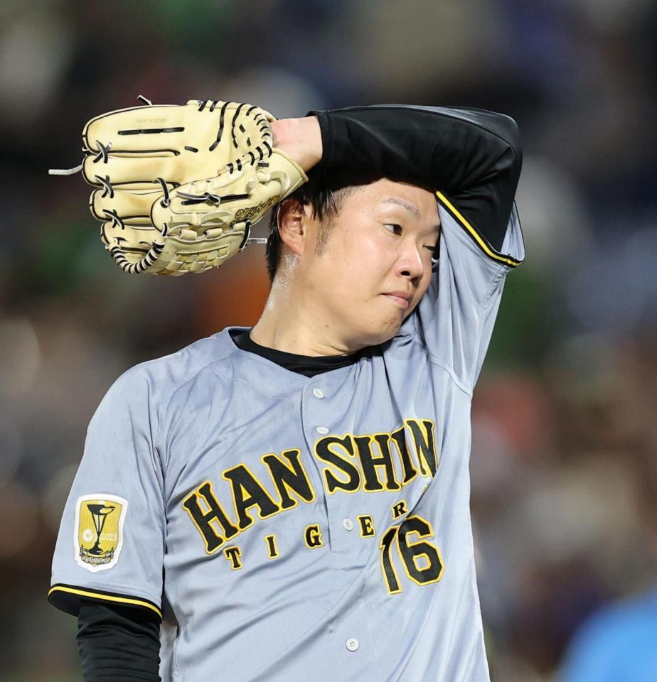 ２回、満塁の走者を背負う西勇（撮影・山口登）