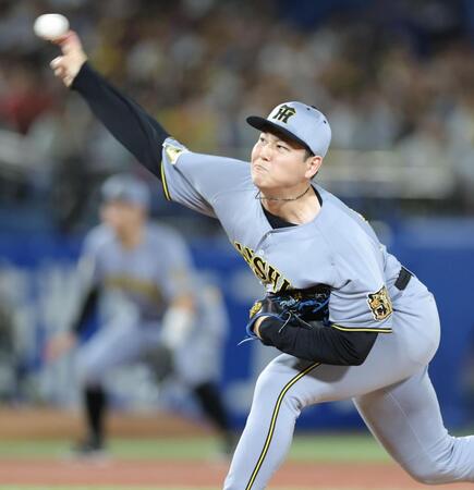 ７回途中に登板し力投する木下（撮影・西岡正）