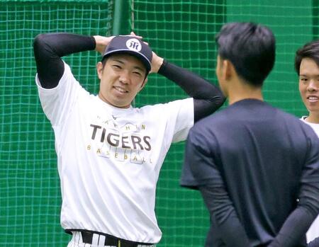 リラックスした表情を見せ練習する石井（撮影・立川洋一郎）