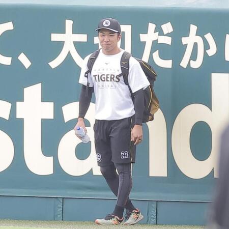 １軍に合流した阪神・石井大智（撮影・西田忠信）