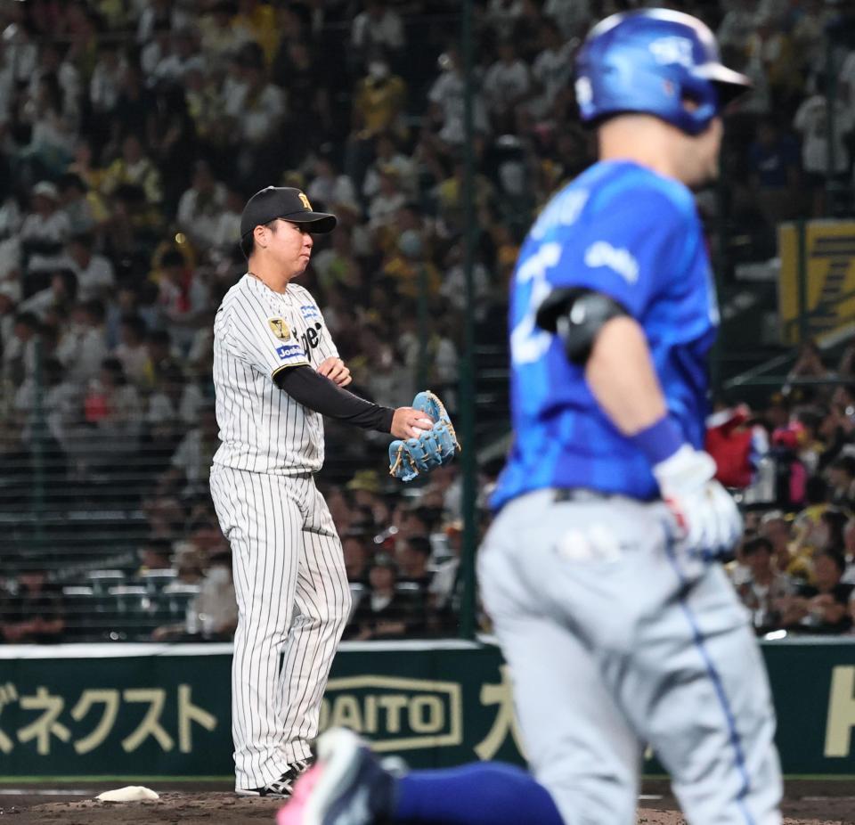 ３回、筒香にソロを許す村上（撮影・田中太一）