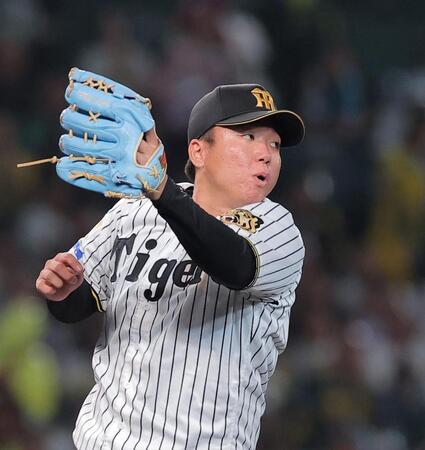 ７回、松尾を二ゴロに仕留める村上（撮影・西田忠信）