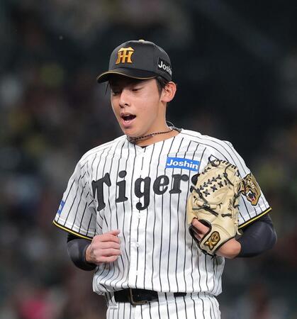 ５回を無失点に抑えベンチに戻る神宮（撮影・西田忠信）