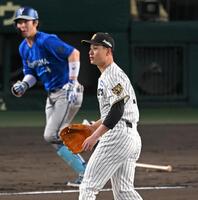 ２回、度会に２点タイムリーを許す大竹（撮影・飯室逸平）